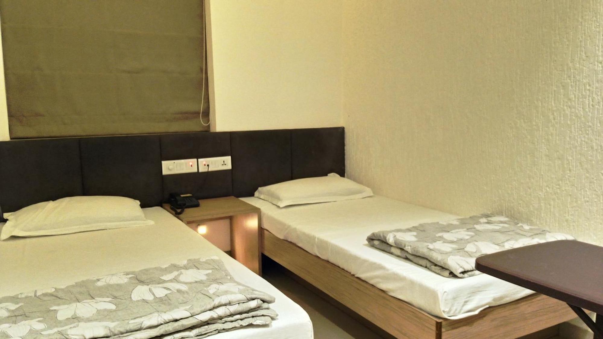 Hotel Ramniwas Jalgaon Exterior foto