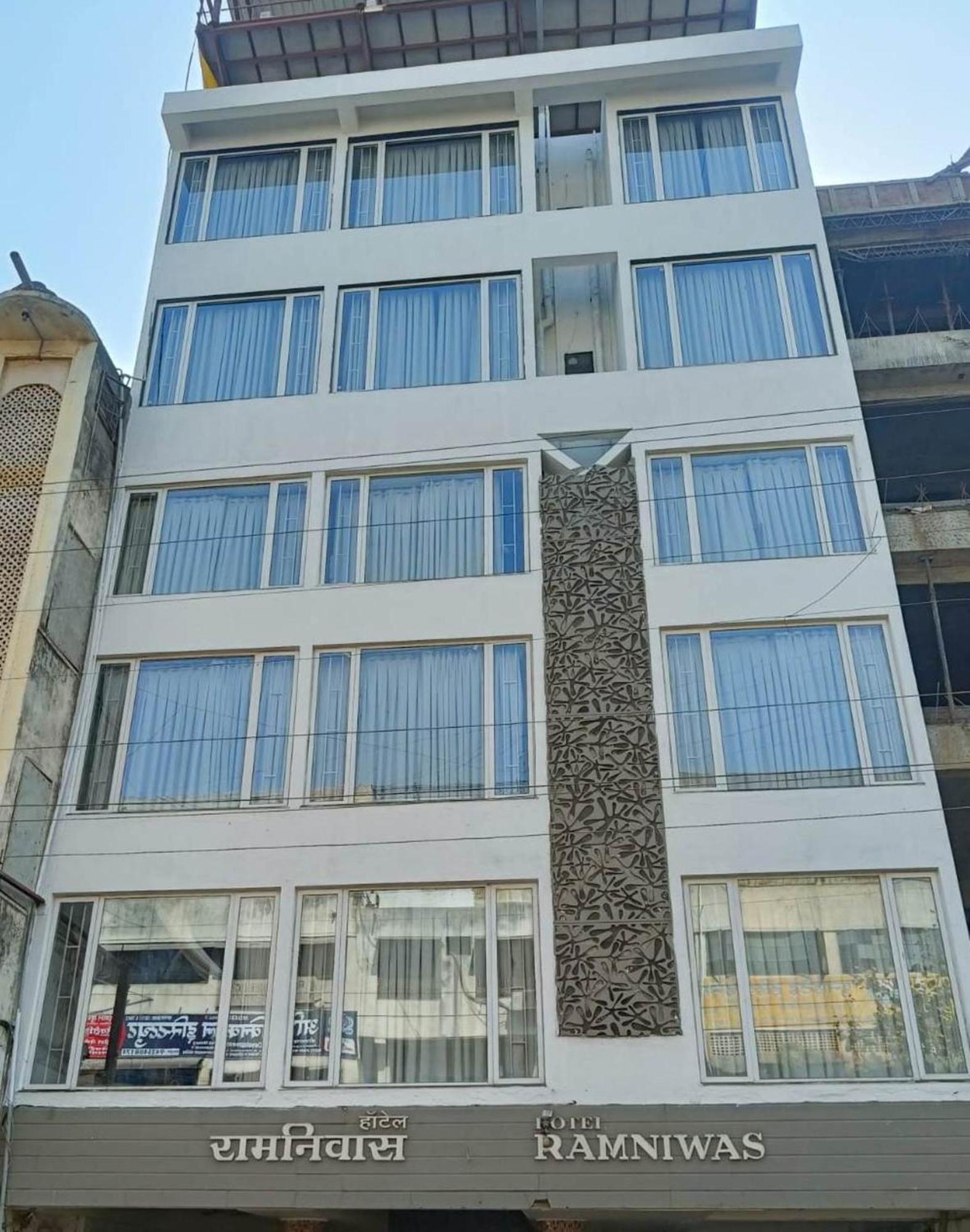 Hotel Ramniwas Jalgaon Exterior foto